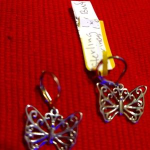 NWT-"(LOWEST)" FILIGREE BUTTERFLY EARRINGS. HYPOALLERGENIC EARPLAPED PIERCERS.